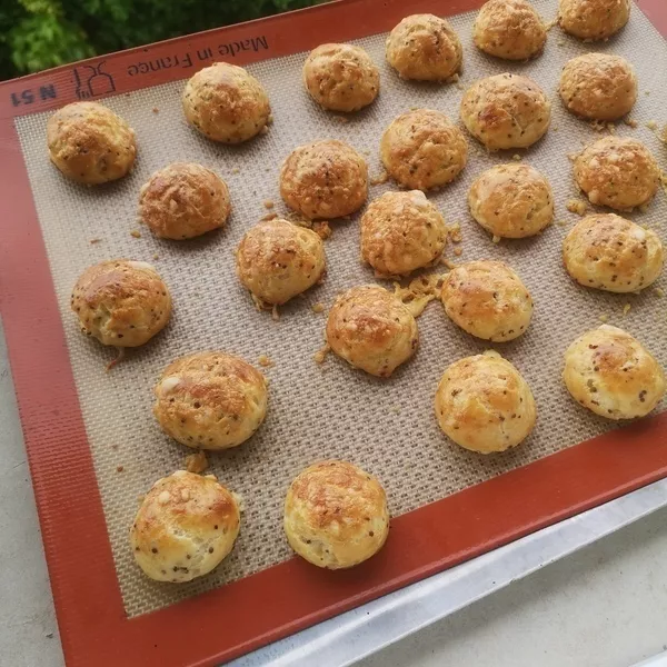 Gougères moutarde Comté Guy Demarle