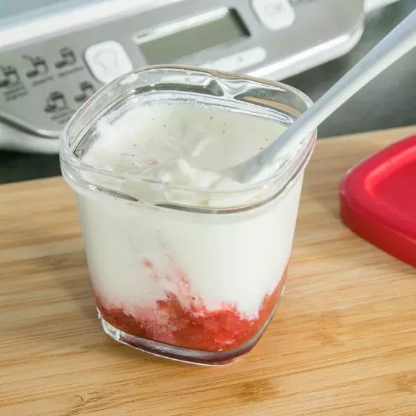Yaourts sur compotée de fraises pour yaourtière Multi-Délices SEB