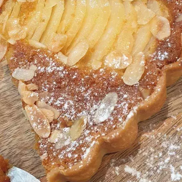 Tarte aux poires à la saveur de Noël..