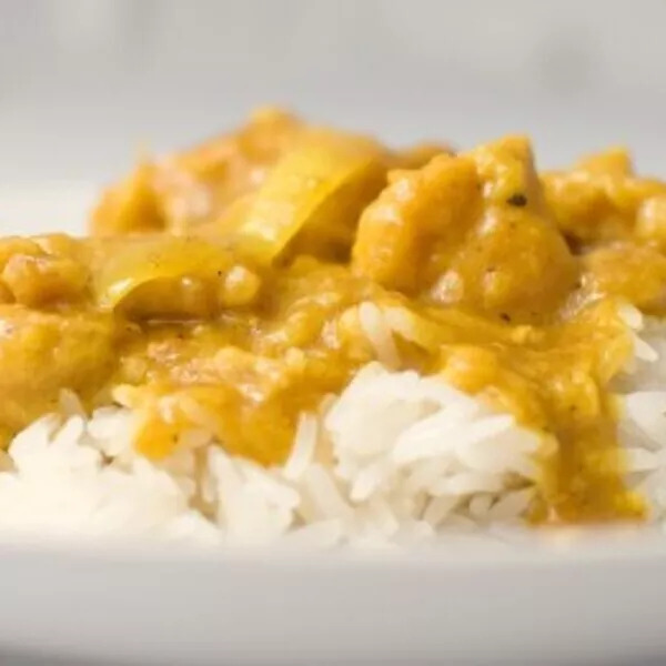 Riz pilaf et poulet crème curry 