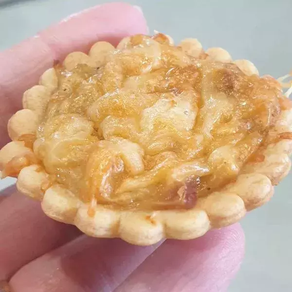 Mini tartelettes apéritives aux oignons