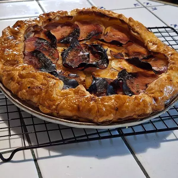 Tarte rustique bacon, chèvre et miel🍯🥓