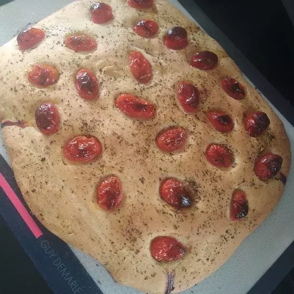 Focaccia à la tomate cerise