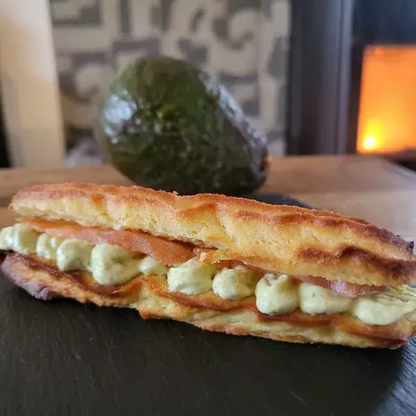 Éclairs salés à l'avocat et au saumon