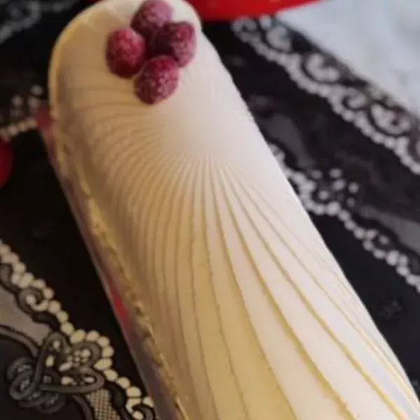 Buche Framboise Tiramisu