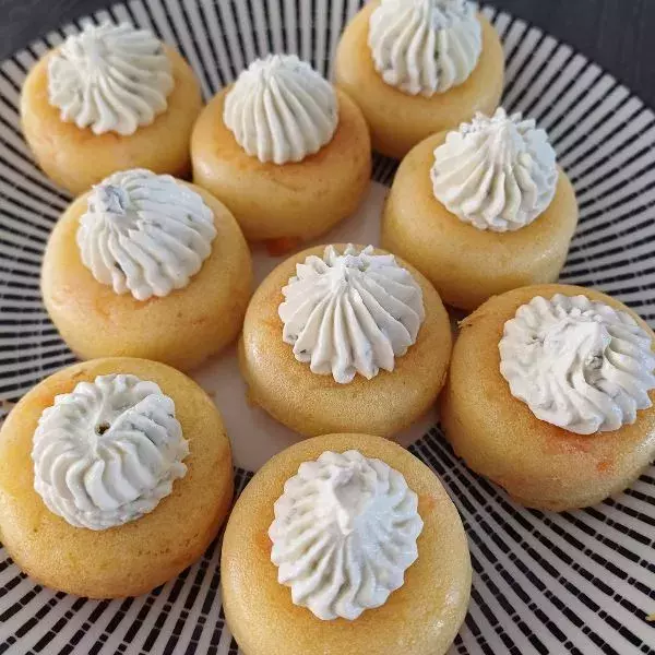 Mini-donuts truite fumée, fromage frais 