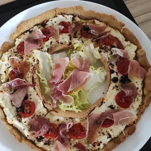 Tarte ricotta, tomates cerises et jambon cru