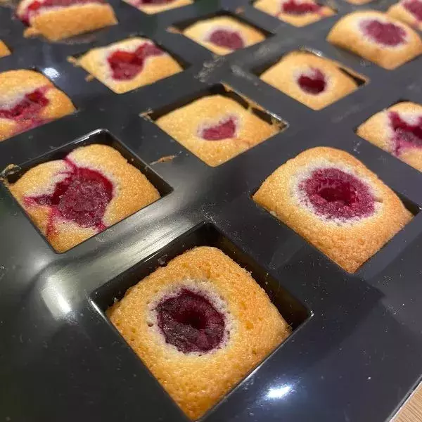 Financiers aux framboises